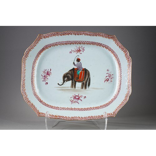 Large porcelain dish of the India Company decor a cornac on his elephant